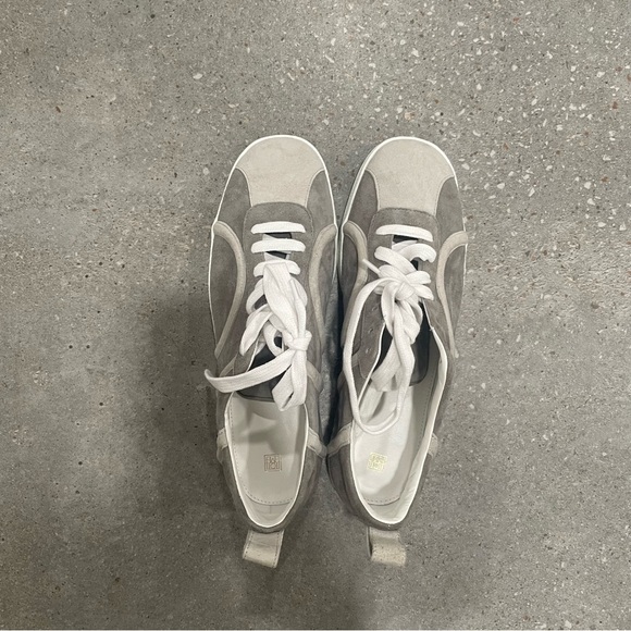 NEW Totême Debossed-Monogram Detail Low-Top Sneakers womens EU40 - Picture 2 of 8